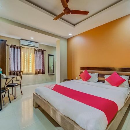 Oyo 18431 Hotel Celestee Grand 海得拉巴 外观 照片