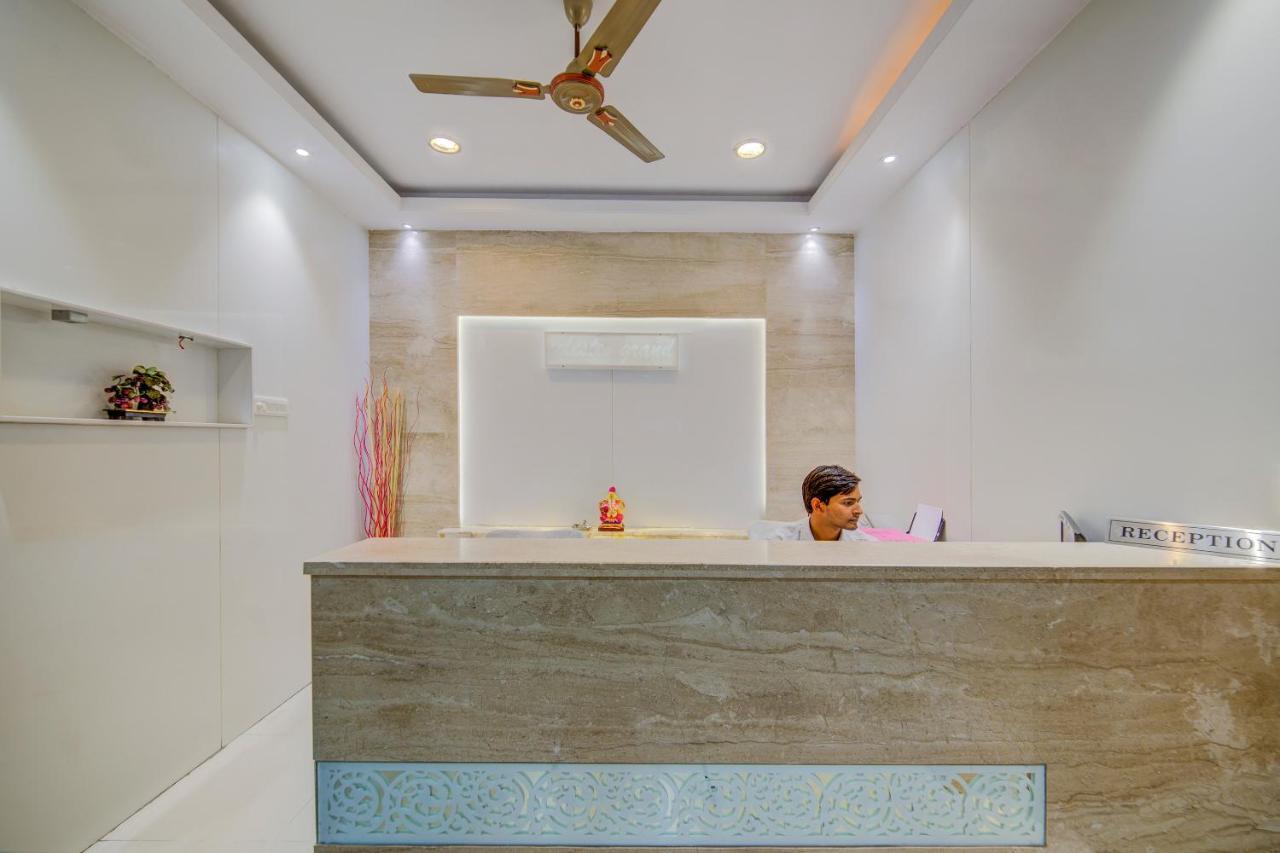 Oyo 18431 Hotel Celestee Grand 海得拉巴 外观 照片