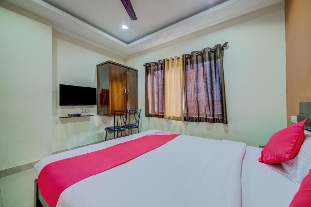 Oyo 18431 Hotel Celestee Grand 海得拉巴 外观 照片