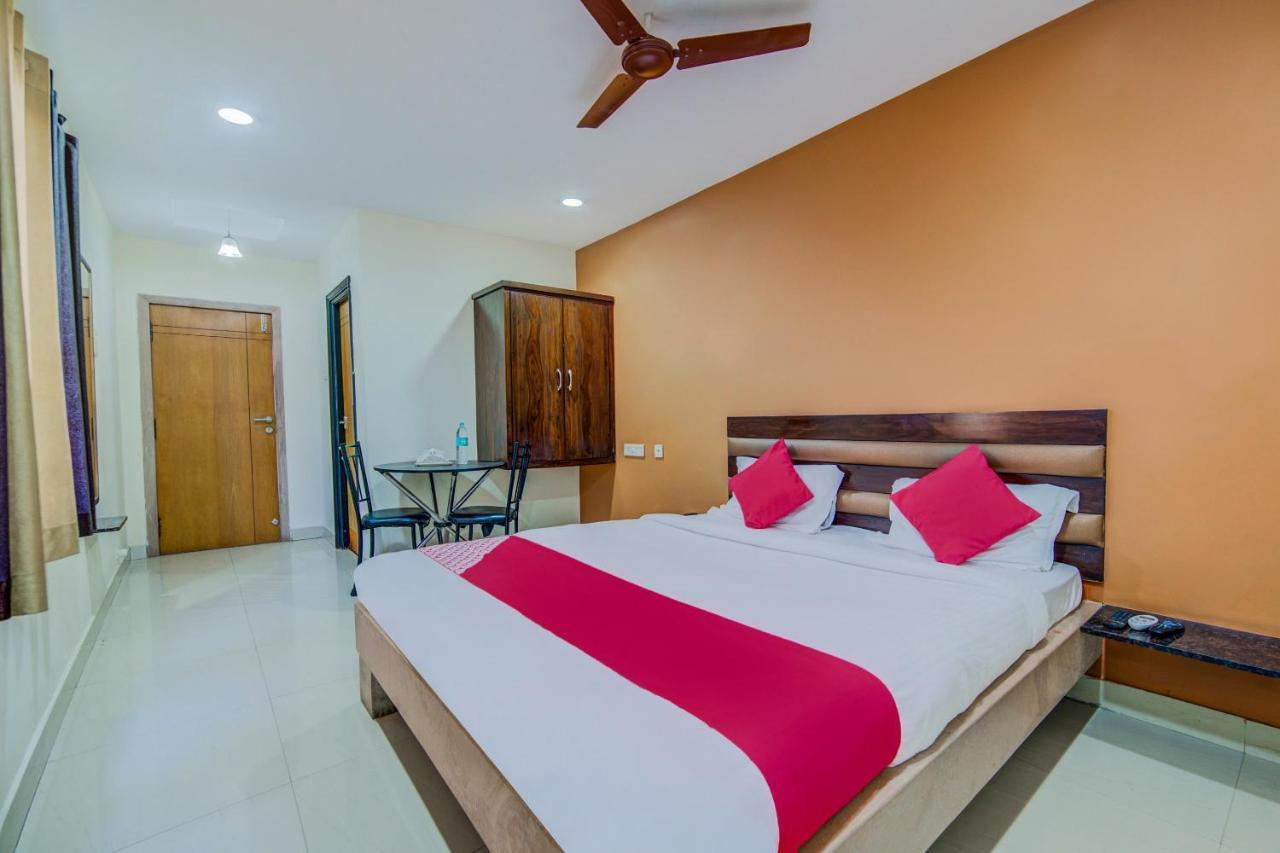 Oyo 18431 Hotel Celestee Grand 海得拉巴 外观 照片