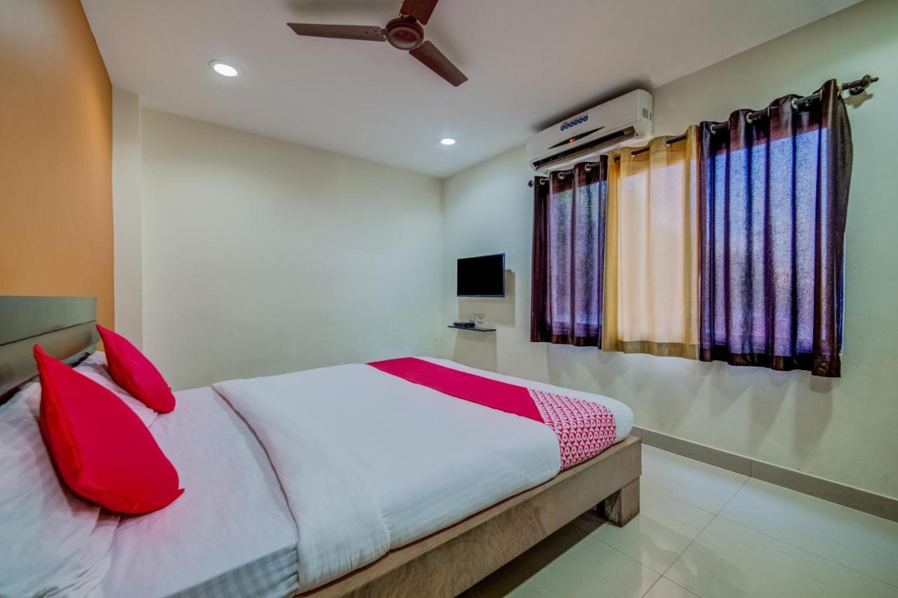 Oyo 18431 Hotel Celestee Grand 海得拉巴 外观 照片