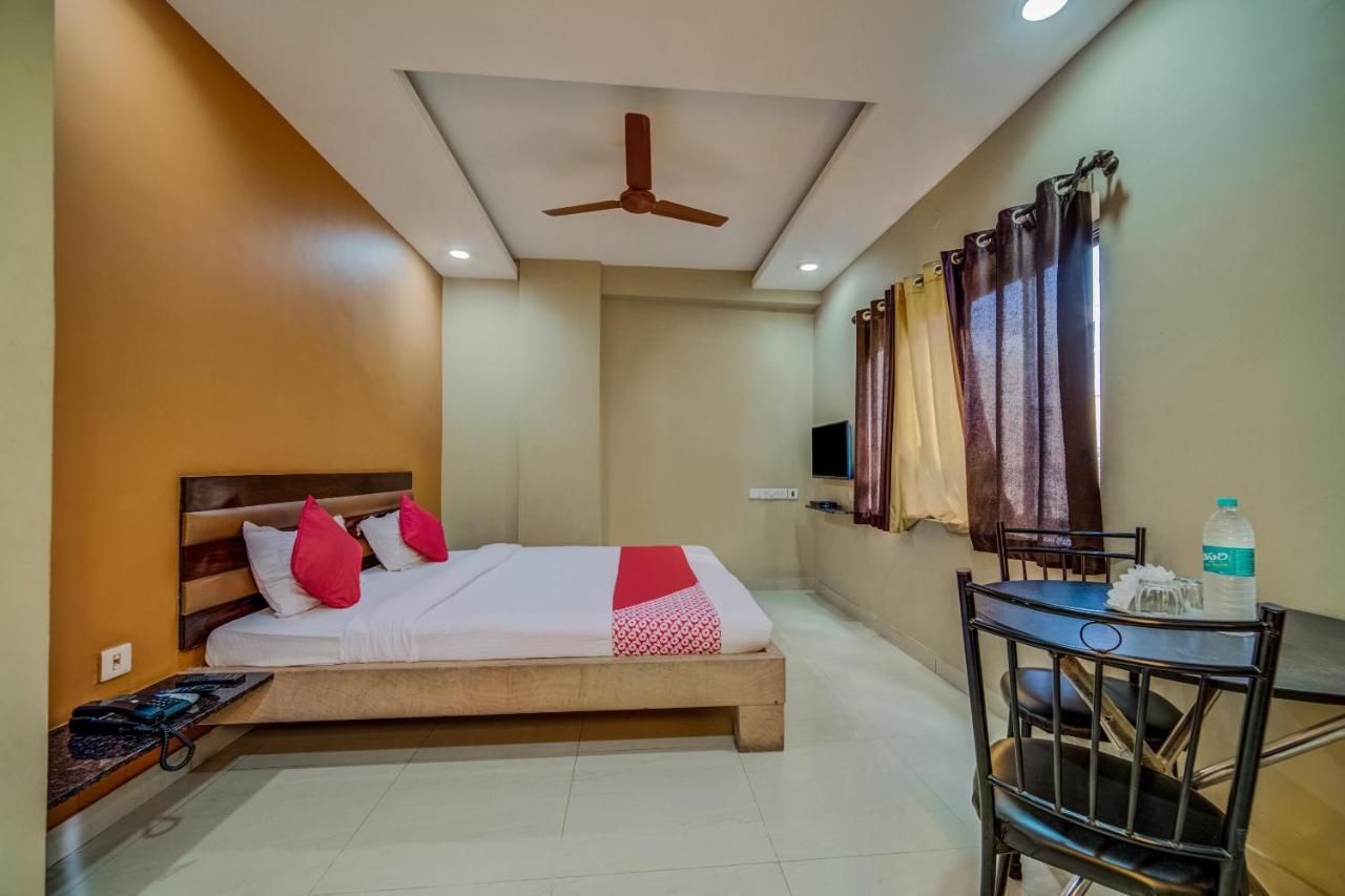 Oyo 18431 Hotel Celestee Grand 海得拉巴 外观 照片