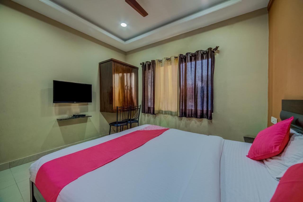 Oyo 18431 Hotel Celestee Grand 海得拉巴 外观 照片
