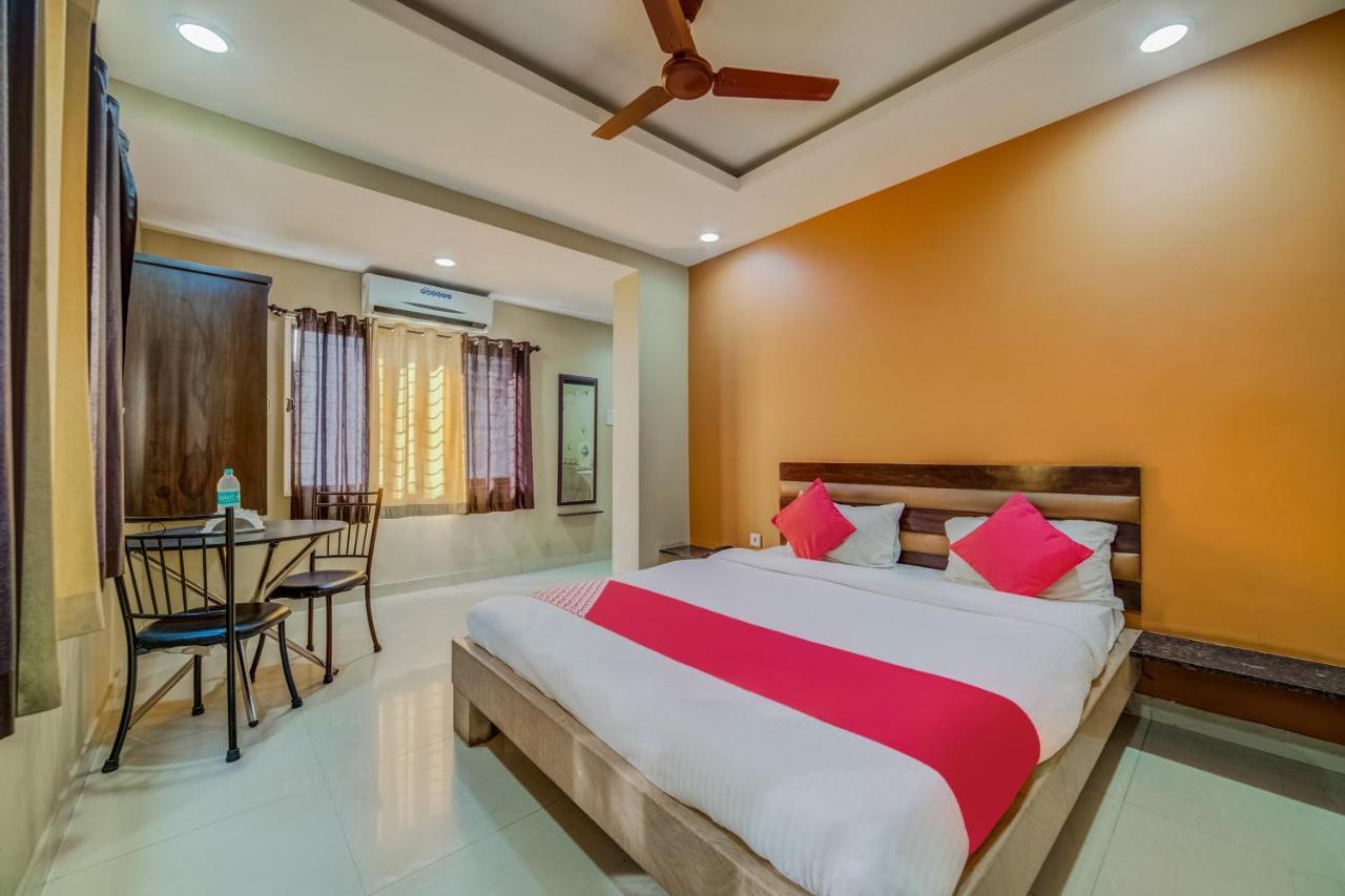 Oyo 18431 Hotel Celestee Grand 海得拉巴 外观 照片