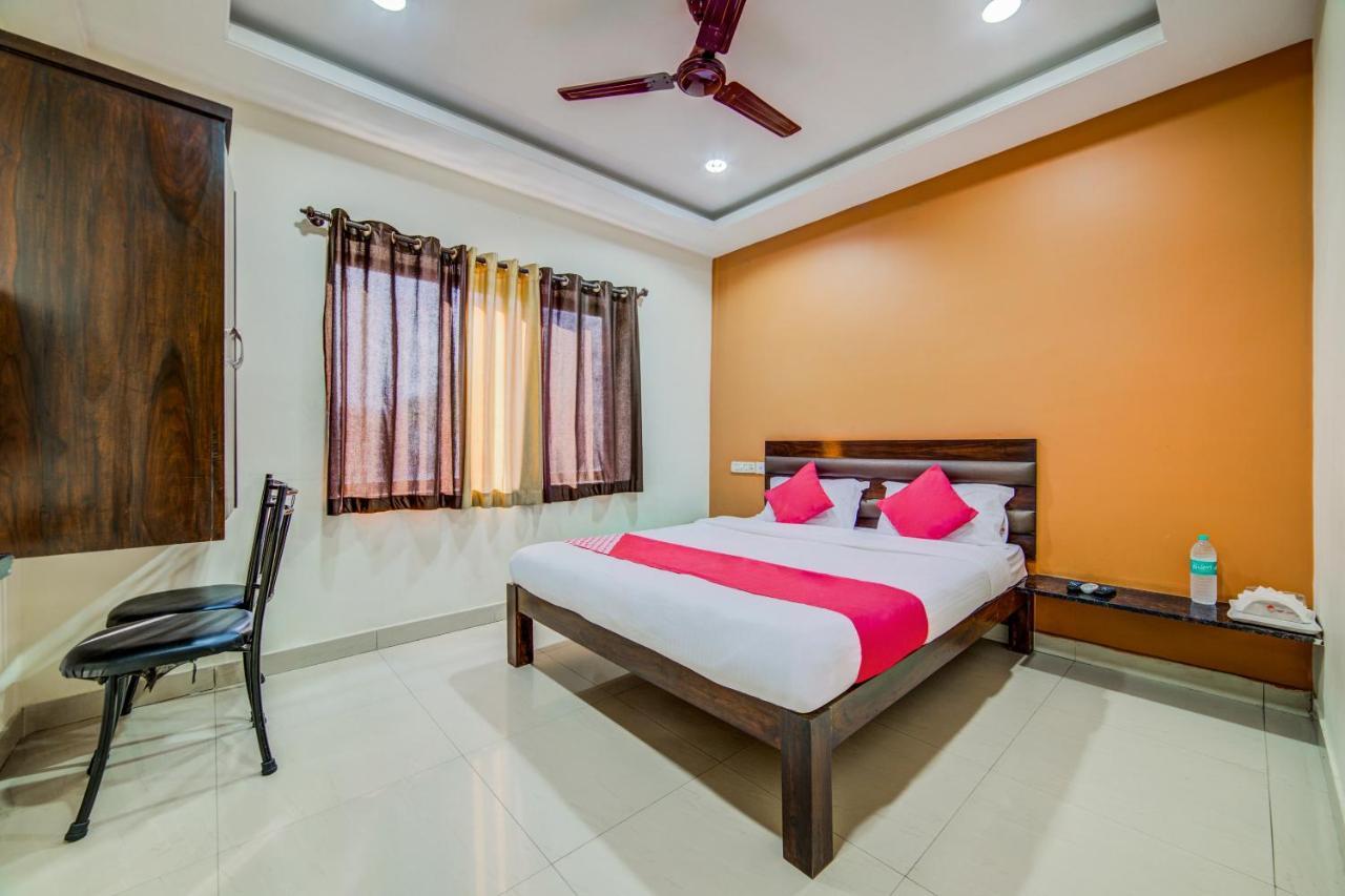 Oyo 18431 Hotel Celestee Grand 海得拉巴 外观 照片