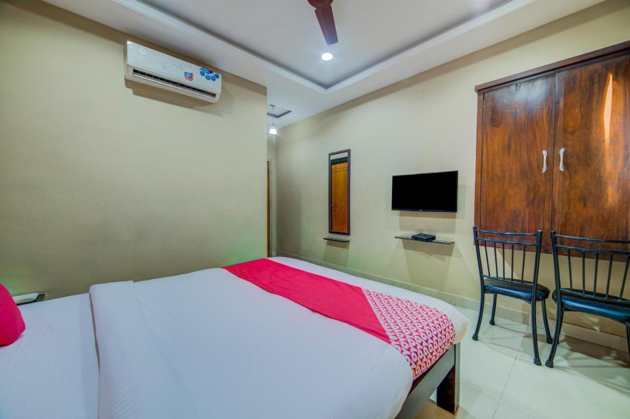 Oyo 18431 Hotel Celestee Grand 海得拉巴 外观 照片
