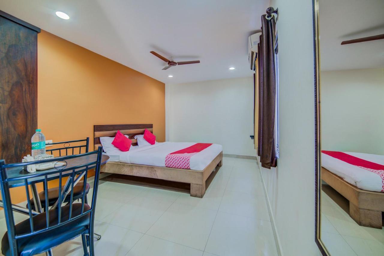 Oyo 18431 Hotel Celestee Grand 海得拉巴 外观 照片