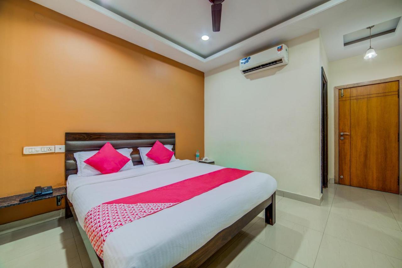 Oyo 18431 Hotel Celestee Grand 海得拉巴 外观 照片